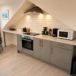 Apartment Unit 6 Penthouse With Harbour & Island Views