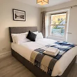 Unit 6 Penthouse With Harbour & Island Views
