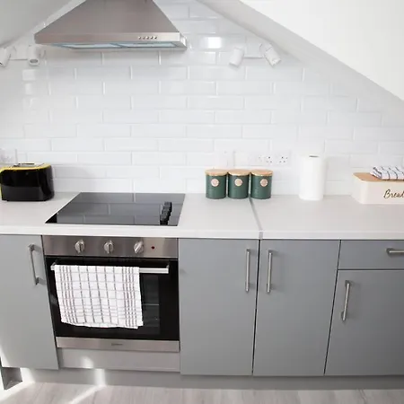 Unit 6 Penthouse With Harbour & Island Views *