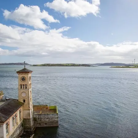 Unit 6 Penthouse With Harbour & Island Views * Cobh