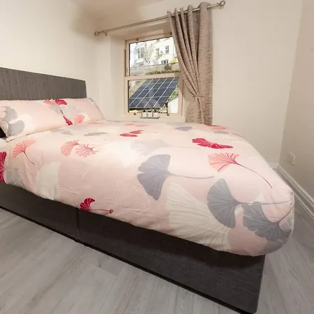 Unit 6 Penthouse With Harbour & Island Views * Cobh