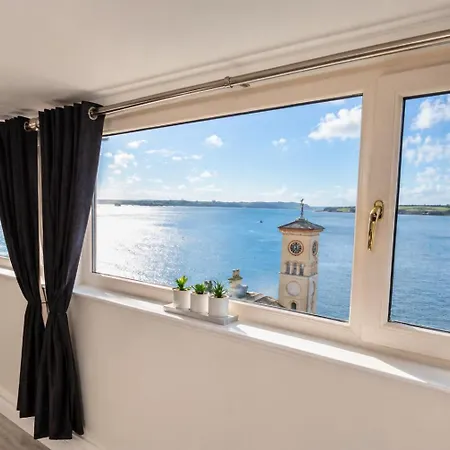 Unit 6 Penthouse With Harbour & Island Views * Cobh