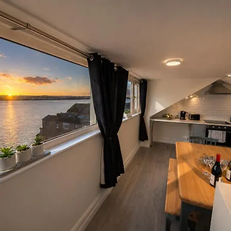 Unit 6 Penthouse With Harbour & Island Views Apartament *
