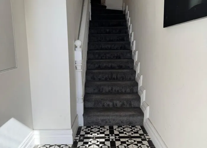 Unit 6 Penthouse With Harbour & Island Views