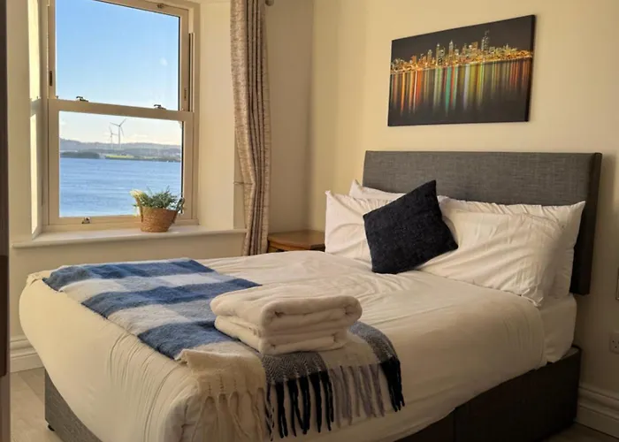 Unit 6 Penthouse With Harbour & Island Views Lejlighed